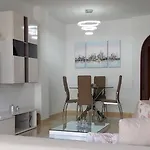 Apartment En Junto A Campos De Golf Marbella