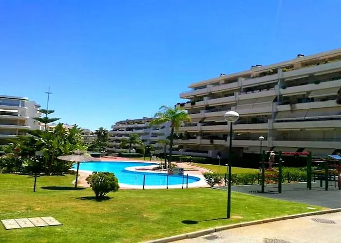 En Junto A Campos De Golf *