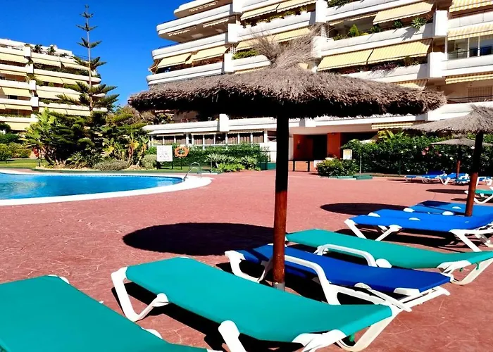 En Junto A Campos De Golf Marbella