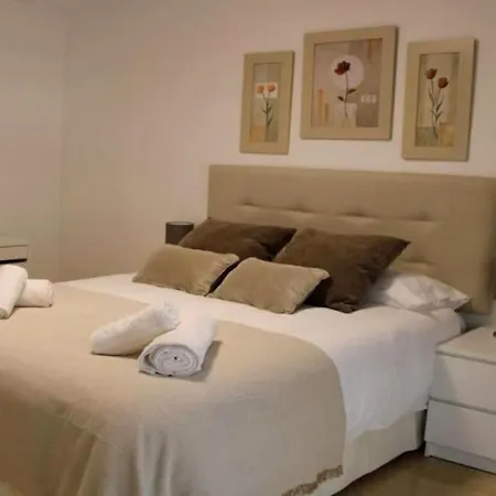 En Junto A Campos De Golf Apartamento *