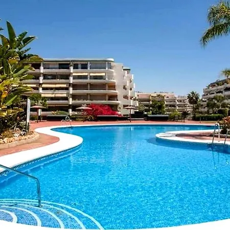 En Junto A Campos De Golf Apartamento Marbella