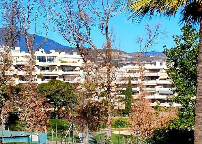 En Junto A Campos De Golf *