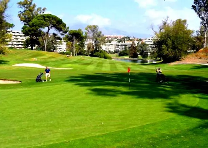 En Junto A Campos De Golf * 마르베야